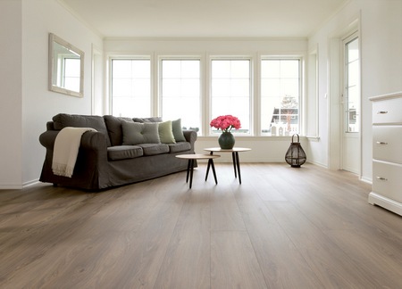 Laminato HPL Ku’Damm – collezione Grand Avenue – AC6/23-34. Misure: Spessore 10,3 mm. Larghezza 236 mm. Lunghezza 2410 mm.