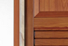 Finestra in legno, scuri modello alla trentina con specchiatura superiore e grigie mobili.